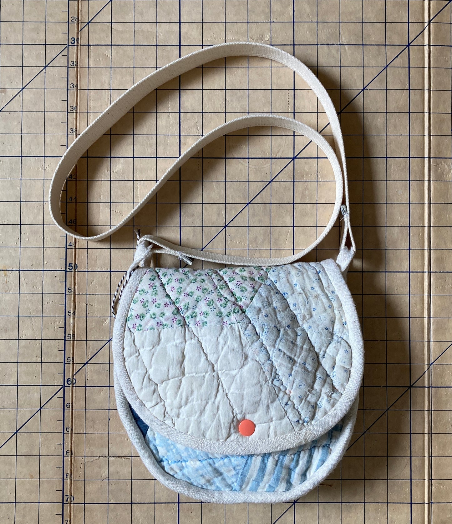 Handmade reclaimed antique patchwork quilt shoulder bag (coral popper)
