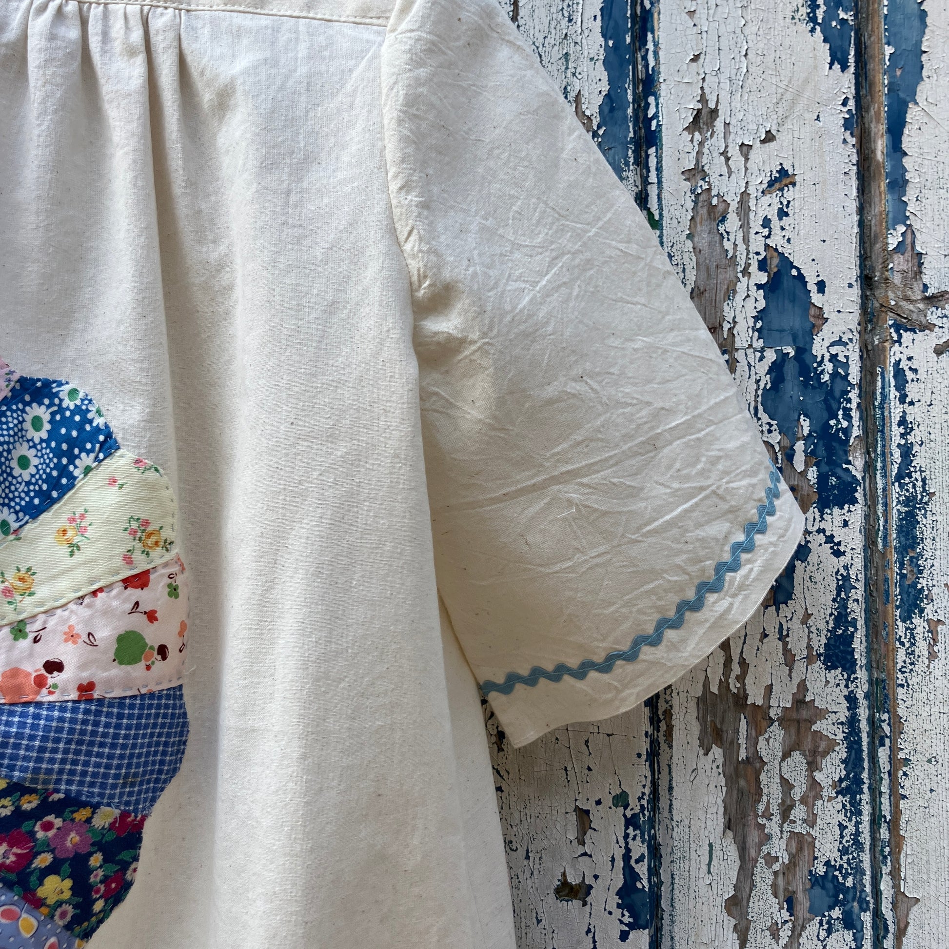 Calico shirt with appliqué vintage 1930s Dresden plate patchwork blocks