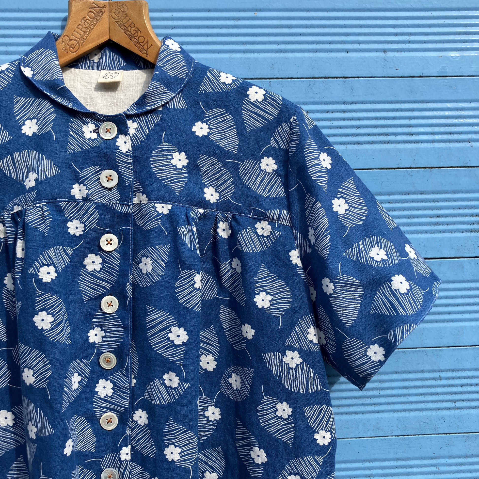 Blouse with mini collar made from blue and white reclaimed vintage floral print cotton