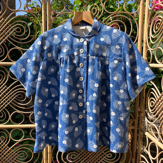 Blouse with mini collar made from blue and white reclaimed vintage floral print cotton