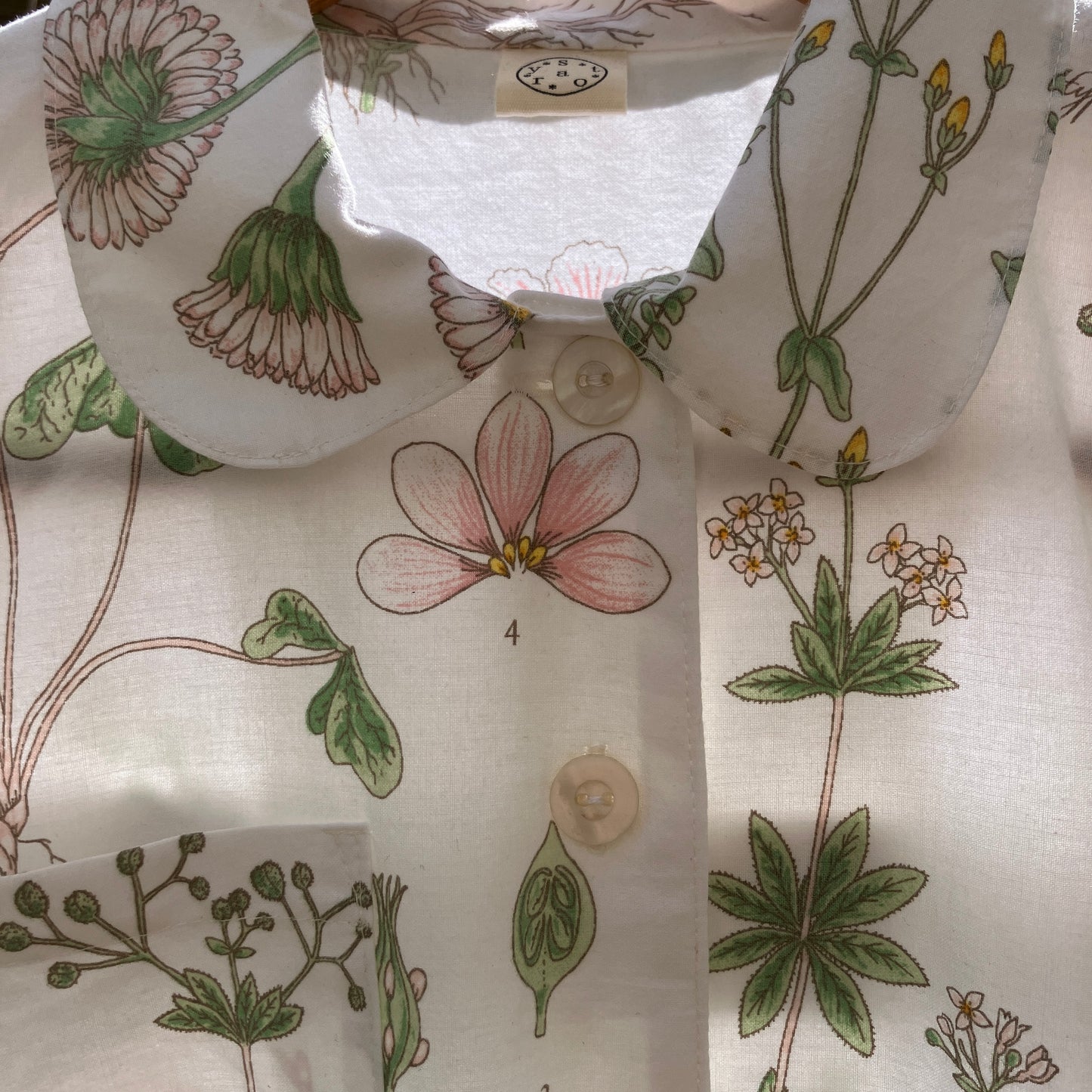Boxy shirt made from botanical print recycled bedding