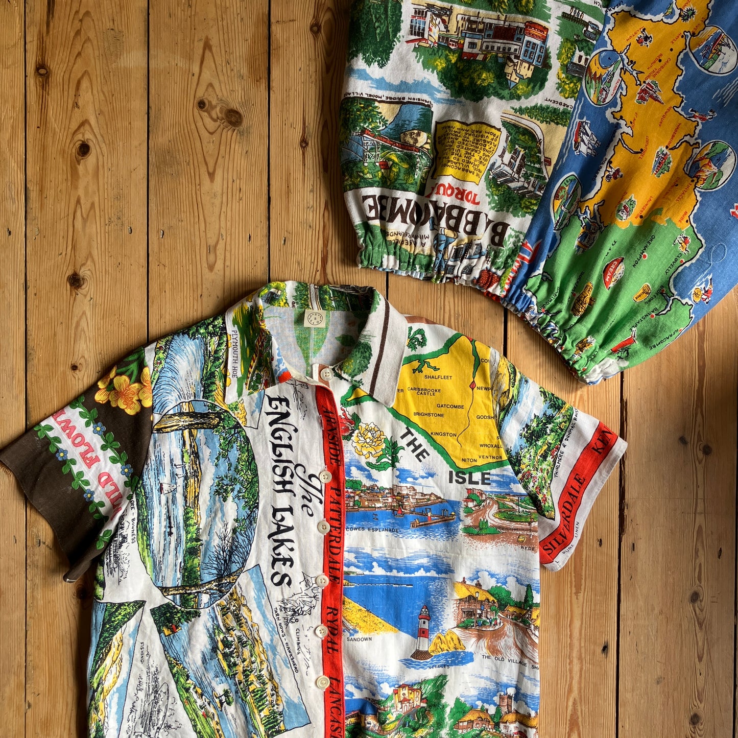 Reclaimed souvenir tea towel shorts 'n' shirt set