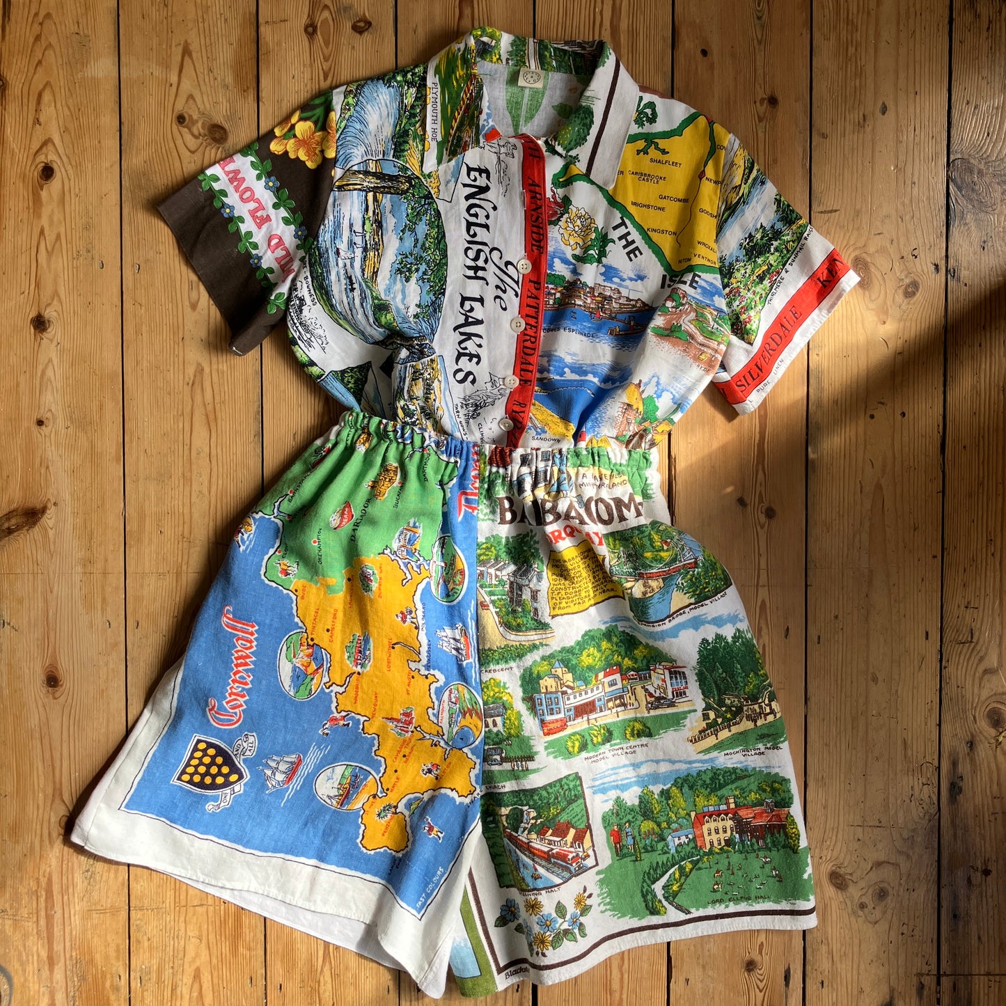 Reclaimed souvenir tea towel shorts 'n' shirt set